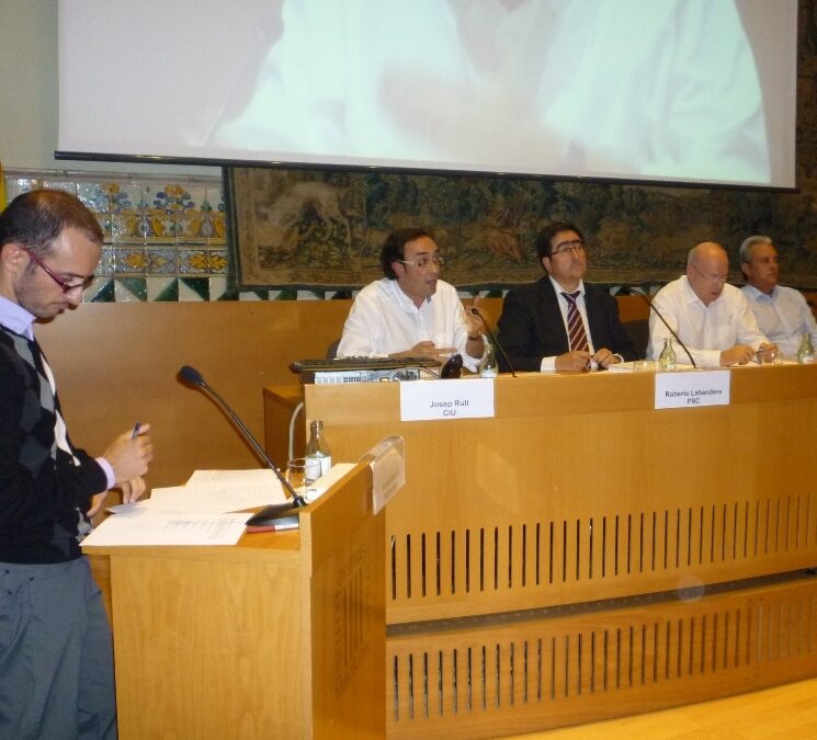 Moderació d’una taula rodona sobre polítiques territorials amb representants de partits polítics